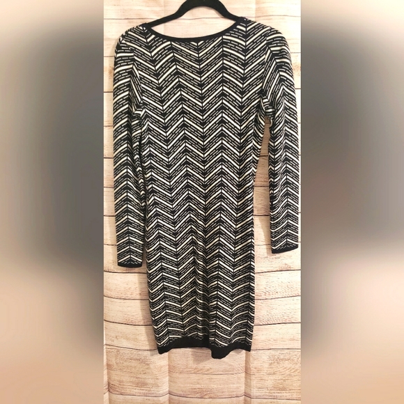 Sweater dress - Picture 2 of 3